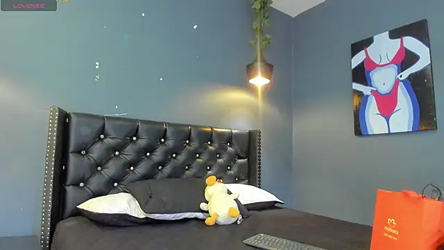 Snapshot of Sophiietaylor chatting on 11/19/25, 11:32 Sophiietaylor online show from 11/19/25, 11:32