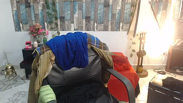 Snapshot of KarimaSarabe chatting on 11/11/25, 09:31 KarimaSarabe online show from 11/11/25, 09:31