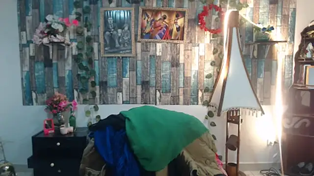 Snapshot of KarimaSarabe chatting on 11/18/25, 08:56 KarimaSarabe online show from 11/18/25, 08:56