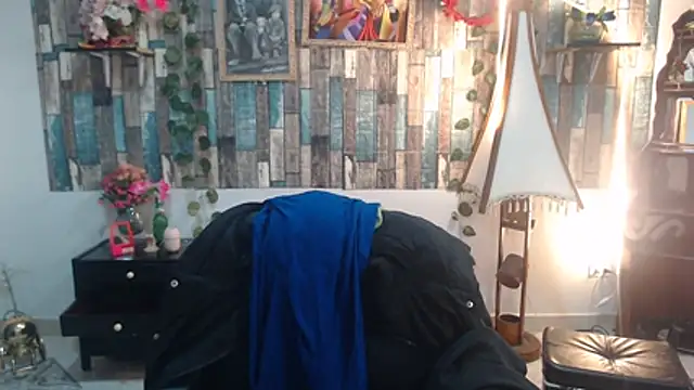 Snapshot of KarimaSarabe chatting on 11/19/25, 08:53 KarimaSarabe online show from 11/19/25, 08:53