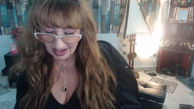 Snapshot of KarimaSarabe chatting on 11/13/25, 09:08 KarimaSarabe online show from 11/13/25, 09:08