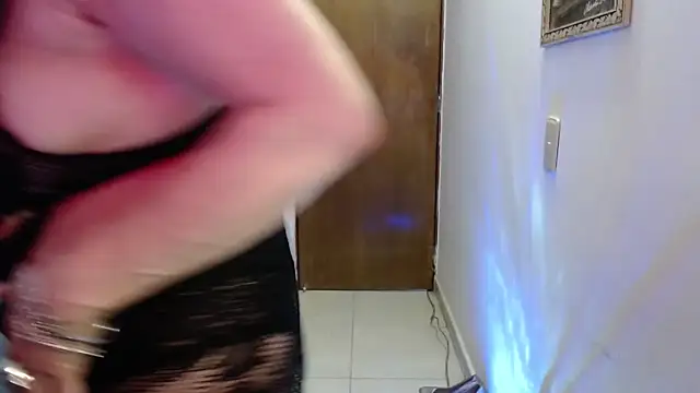 KarimaSarabe online show from 02/25/26, 09:47