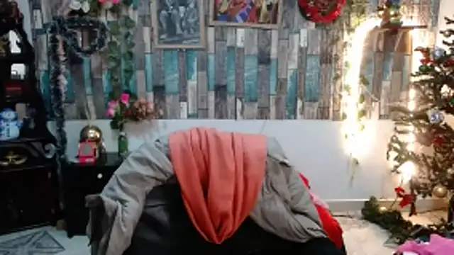 Snapshot of KarimaSarabe chatting on 12/15/25, 08:36 KarimaSarabe online show from 12/15/25, 08:36