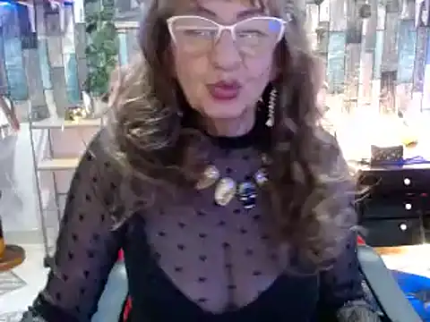 Snapshot of KarimaSarabe chatting on 02/19/25, 08:41 KarimaSarabe online show from 02/19/25, 08:41
