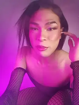 Snapshot of Victor-and-shelly chatting on 11/30/25, 09:26 Victor-and-shelly online show from 11/30/25, 09:26