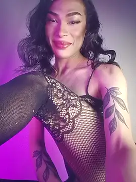 Snapshot of Victor-and-shelly chatting on 10/05/25, 07:26 Victor-and-shelly online show from 10/05/25, 07:26