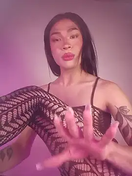 Snapshot of Victor-and-shelly chatting on 11/23/25, 05:50 Victor-and-shelly online show from 11/23/25, 05:50