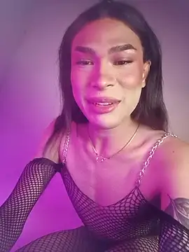 Snapshot of Victor-and-shelly chatting on 10/27/25, 10:54 Victor-and-shelly online show from 10/27/25, 10:54