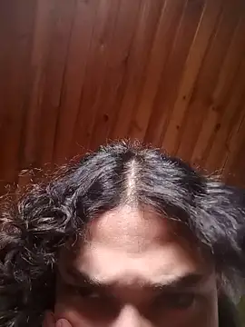 Snapshot of Victor-and-shelly chatting on 02/14/25, 05:57 Victor-and-shelly online show from 02/14/25, 05:57