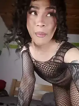 Snapshot of Victor-and-shelly chatting on 03/16/25, 10:09 Victor-and-shelly online show from 03/16/25, 10:09