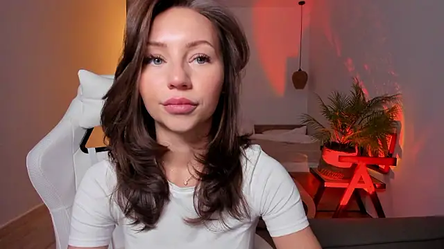 LilyRaisa online show from 02/18/26, 03:04