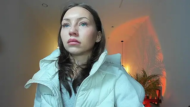 LilyRaisa online show from 02/13/26, 03:39