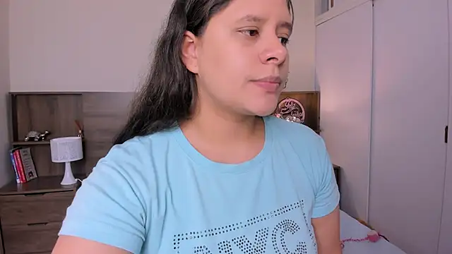 emily adams01 online show from 12/02/25, 10:22