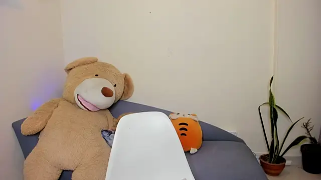 emily adams01 online show from 05/04/26, 11:29
