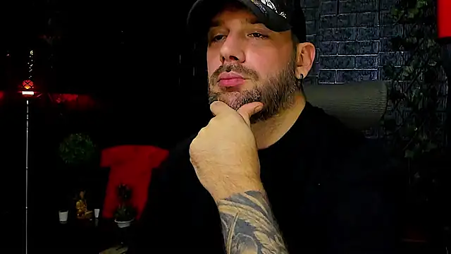 LexXHardy online show from 10/26/25, 08:42