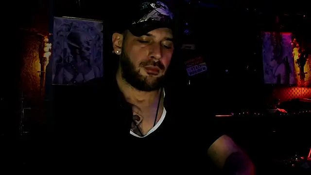 Snapshot of LexXHardy chatting on 05/18/26, 11:09 LexXHardy online show from 05/18/26, 11:09