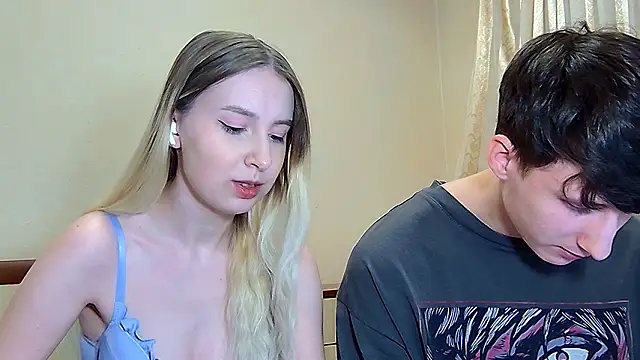 Snapshot of MiaAndWilliam chatting on 02/15/26, 05:01 MiaAndWilliam online show from 02/15/26, 05:01