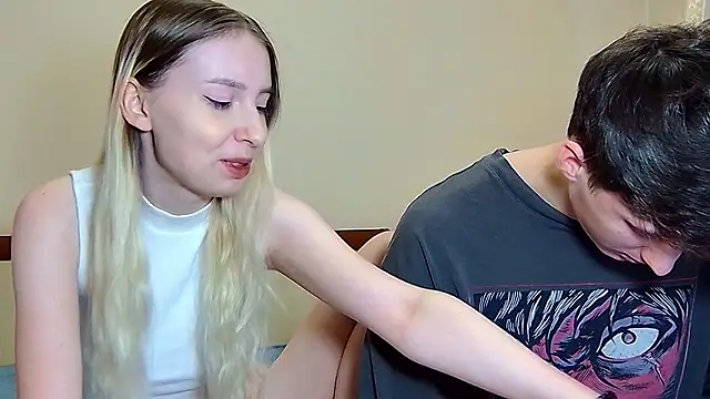 Snapshot of MiaAndWilliam chatting on 02/14/26, 12:16 MiaAndWilliam online show from 02/14/26, 12:16