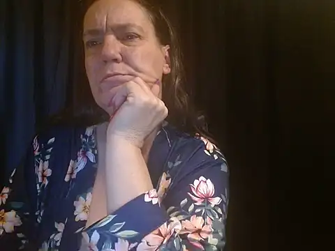 Snapshot of SimoneMoore chatting on 10/26/25, 07:14 SimoneMoore online show from 10/26/25, 07:14