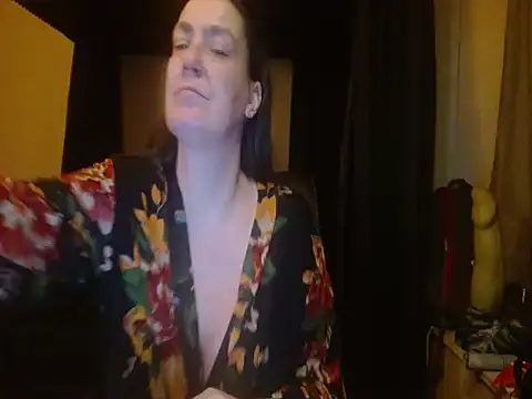 Snapshot of SimoneMoore chatting on 02/26/25, 01:36 SimoneMoore online show from 02/26/25, 01:36