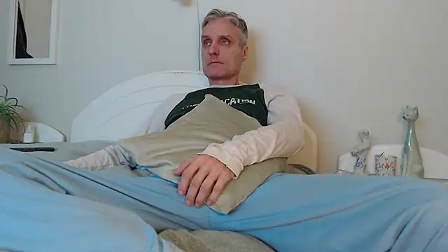 StrongBill online show from 01/25/25, 03:09