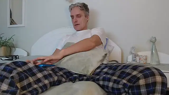 StrongBill online show from 12/27/24, 03:48