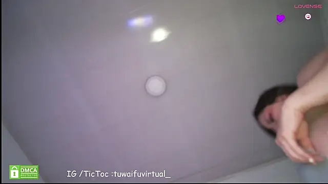 TuWaifuVirtual1 online show from 04/08/26, 12:23