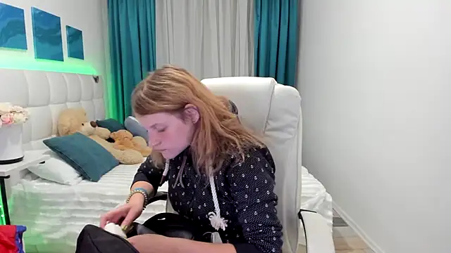 Kathlyn  Heath online show from 10/10/25, 07:15