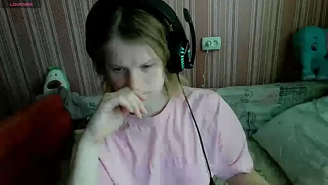 Kathlyn  Heath online show from 04/15/26, 09:04