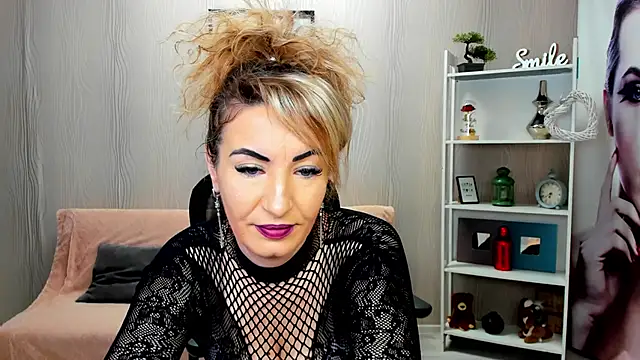 Cassandra Hotty online show from 03/04/25, 04:38