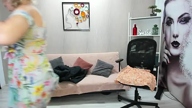 Cassandra Hotty online show from 12/22/25, 04:34