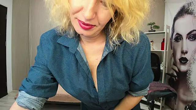 Cassandra Hotty online show from 03/20/26, 04:24