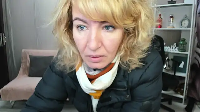 Cassandra Hotty online show from 02/12/26, 04:23