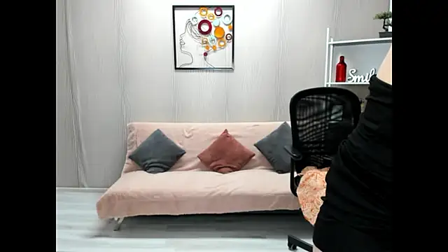 Cassandra Hotty online show from 12/02/25, 04:25