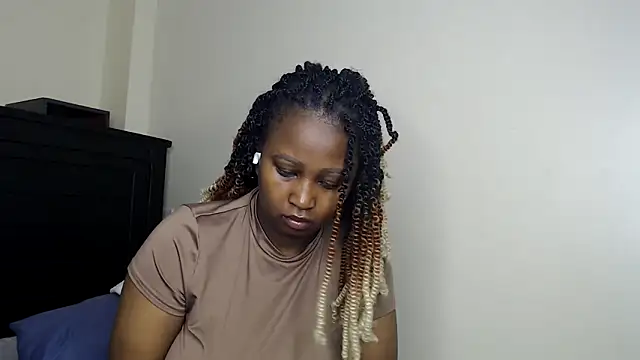 NIKKIE LOVE online show from 03/12/26, 08:18