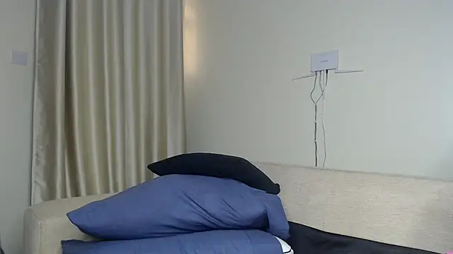 NIKKIE LOVE online show from 11/02/25, 06:40