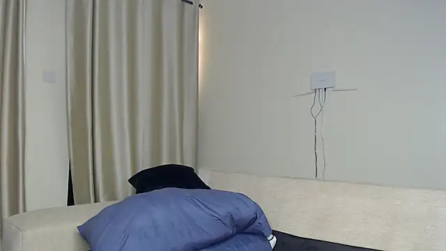 NIKKIE LOVE online show from 11/05/25, 07:33