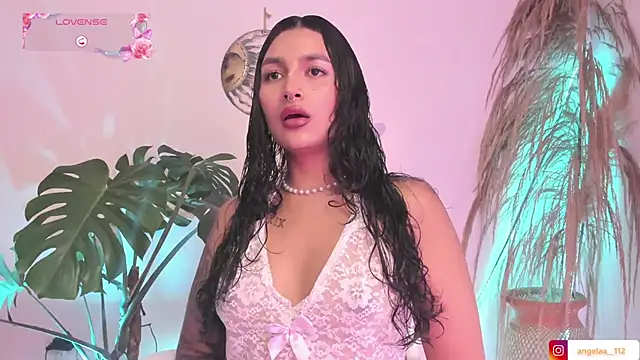 Snapshot of Anngel_1 chatting on 10/30/25, 05:21 Anngel 1 online show from 10/30/25, 05:21