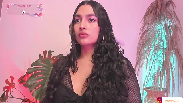 Snapshot of Anngel_1 chatting on 11/28/25, 03:45 Anngel 1 online show from 11/28/25, 03:45