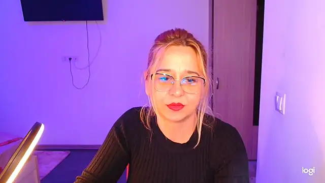 freyyamore1 online show from 04/01/26, 04:37