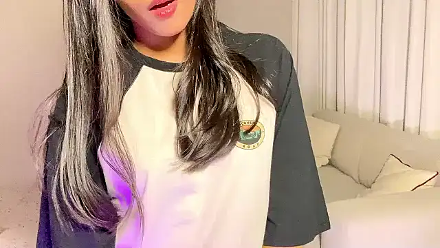 Snapshot of Nisha2708 chatting on 02/02/25, 05:58 Nisha2708 online show from 02/02/25, 05:58