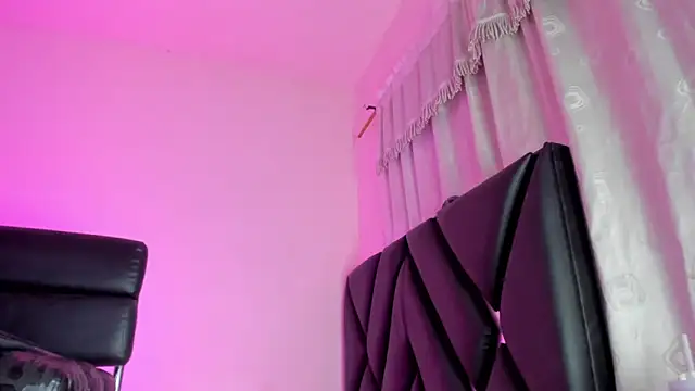 stephany doll  online show from 05/31/26, 04:07