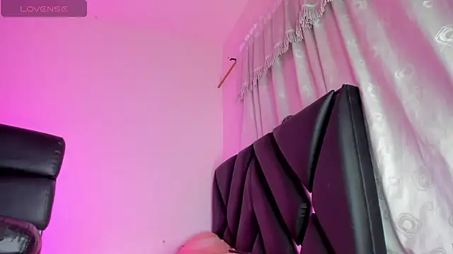 stephany doll  online show from 11/12/25, 03:21