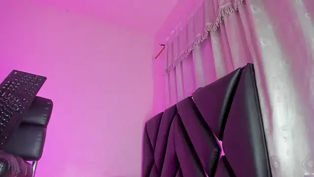 Snapshot of stephany_doll_ chatting on 06/27/26, 12:22 stephany doll online show from 06/27/26, 12:22