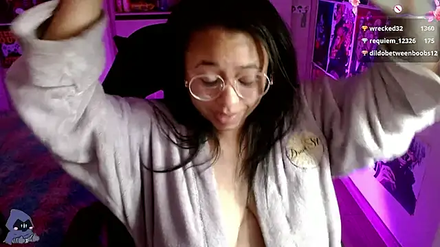 Emmachan19 online show from 03/12/25, 10:05