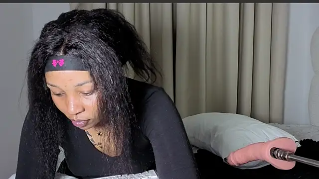 Snapshot of sexycabdy chatting on 11/10/25, 11:10 sexycabdy online show from 11/10/25, 11:10