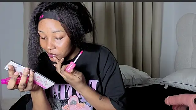 Snapshot of sexycabdy chatting on 11/11/25, 06:03 sexycabdy online show from 11/11/25, 06:03