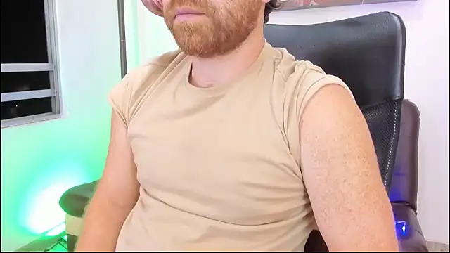 Snapshot of michacosio chatting on 01/16/26, 03:43 michacosio online show from 01/16/26, 03:43