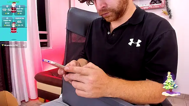 Snapshot of michacosio chatting on 12/18/25, 03:33 michacosio online show from 12/18/25, 03:33