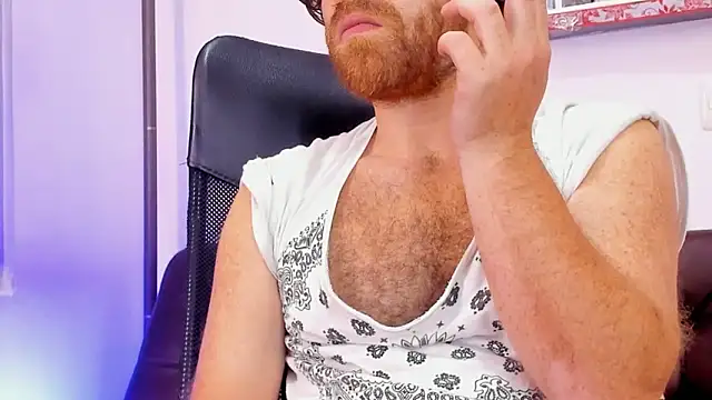 Snapshot of michacosio chatting on 12/19/25, 04:16 michacosio online show from 12/19/25, 04:16